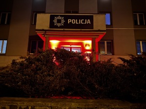 zdjęcie komendy z czerwonym podświetleniem