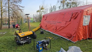 Zdjęcia z ćwiczeń policyjnych w szkole