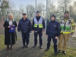 Zdjęcia z ćwiczeń policyjnych w szkole