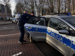 Zdjęcia z ćwiczeń policyjnych w szkole