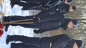 Zdjęcia policjantów z ćwiczeń na zamarzniętym zbiorniku wodnym wraz ze strażą pożarną, Wodnym Ochotniczym Pogotowiem Ratunkowym oraz Strażą Miejska