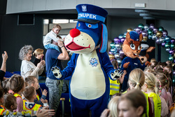 Zdjęcie Sznupka- maskotki Śląskiej Policji