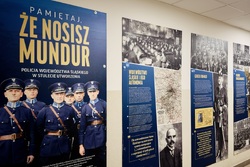 zdjęcie wystawy w rudzkiej komendzie