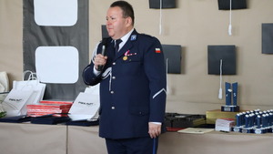 Pan Komendant podczas przemowy