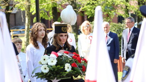 Uczestnicy obchodów 3 maja