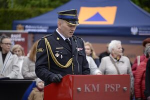Zdjęcie strażaków oraz zaproszonych gości podczas uroczystego apelu z okazji Dnia Strażaka