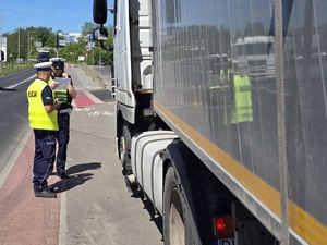 Policjanci oraz pojazdy kontrolowane podczas działań