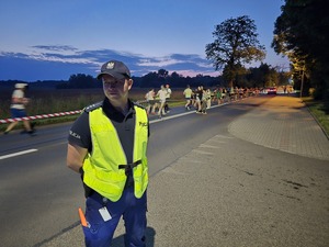 policjanci podczas zabezpieczenia wydarzenia