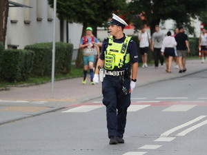 policjanci podczas zabezpieczenia wydarzenia