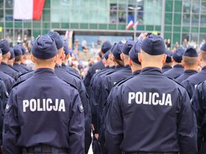Zdjęcie policjantów podczas uroczystości z okazji Święta Policji
