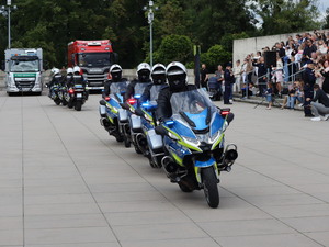 Zdjęcie policjantów podczas uroczystości z okazji Święta Policji