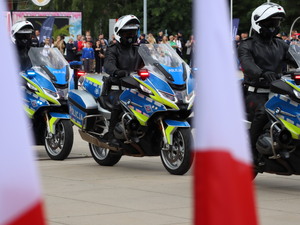 Zdjęcie policjantów podczas uroczystości z okazji Święta Policji