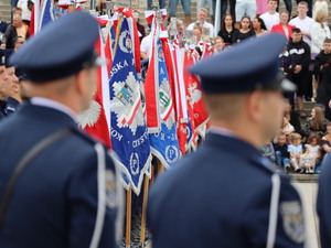 Zdjęcie policjantów podczas uroczystości z okazji Święta Policji
