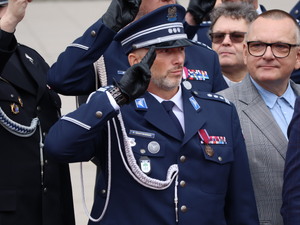 Zdjęcie policjantów podczas uroczystości z okazji Święta Policji