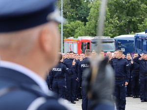 Zdjęcie policjantów podczas uroczystości z okazji Święta Policji