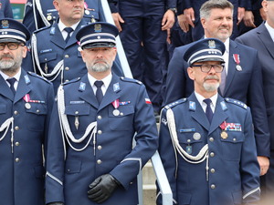 Zdjęcie policjantów podczas uroczystości z okazji Święta Policji