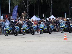 Zdjęcie policjantów podczas uroczystości z okazji Święta Policji