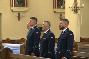 Zdjęcia uczestników uroczystości związanej z 87. rocznicą śmierci posterunkowego Wiktora Szwagla